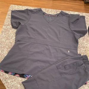 Vera Bradley women’s scrubs